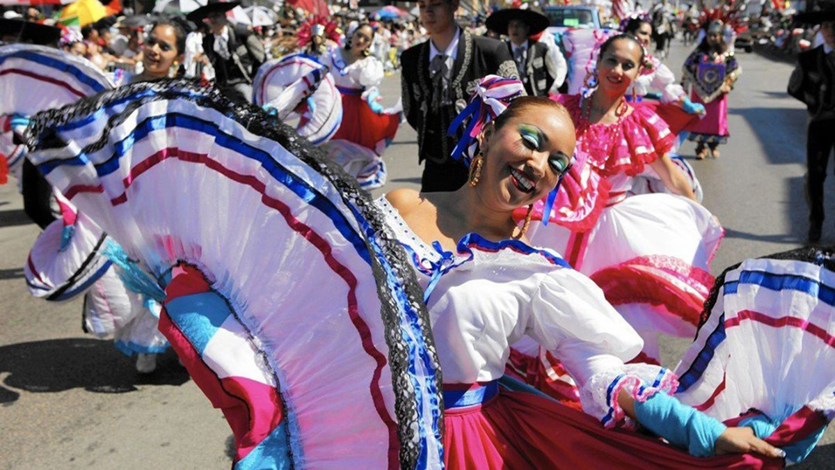 Viva La Independencia in Waukegan
